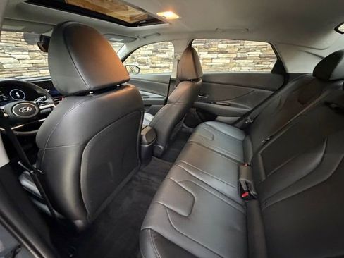 Used 2023 Hyundai Elantra Limited FWD image 29