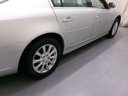 Used 2011 Buick Lucerne CXL FWD image 9