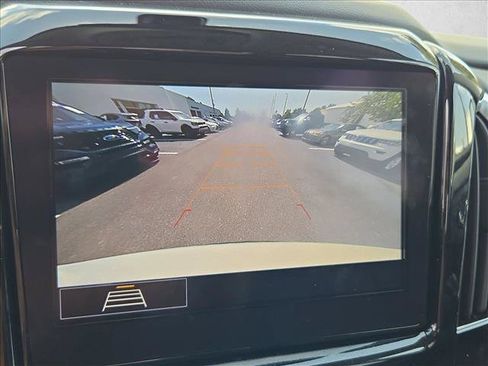 Used 2021 Chevrolet Traverse LT FWD image 13