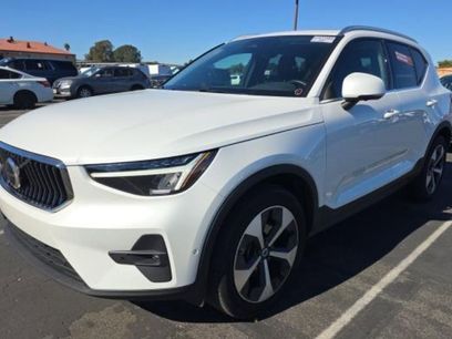 Used 2025 Volvo XC40 B5 Plus