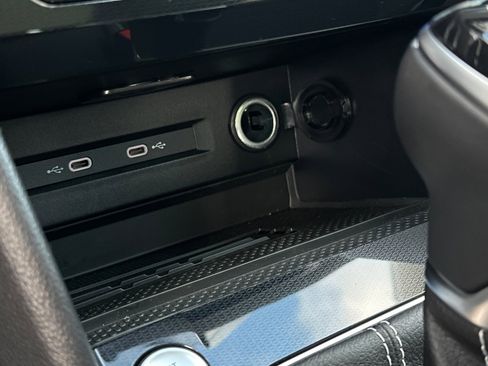 New 2025 Volkswagen Taos SE image 24