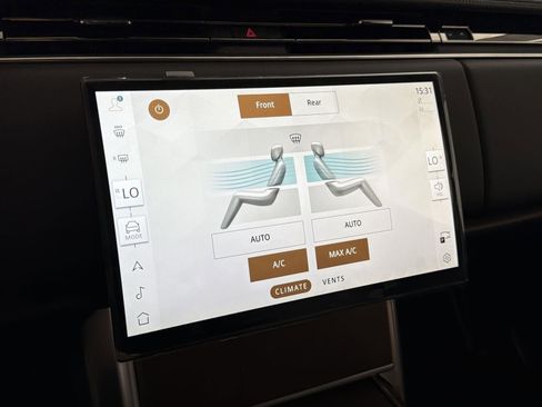 New 2026 Land Rover Range Rover SE image 14