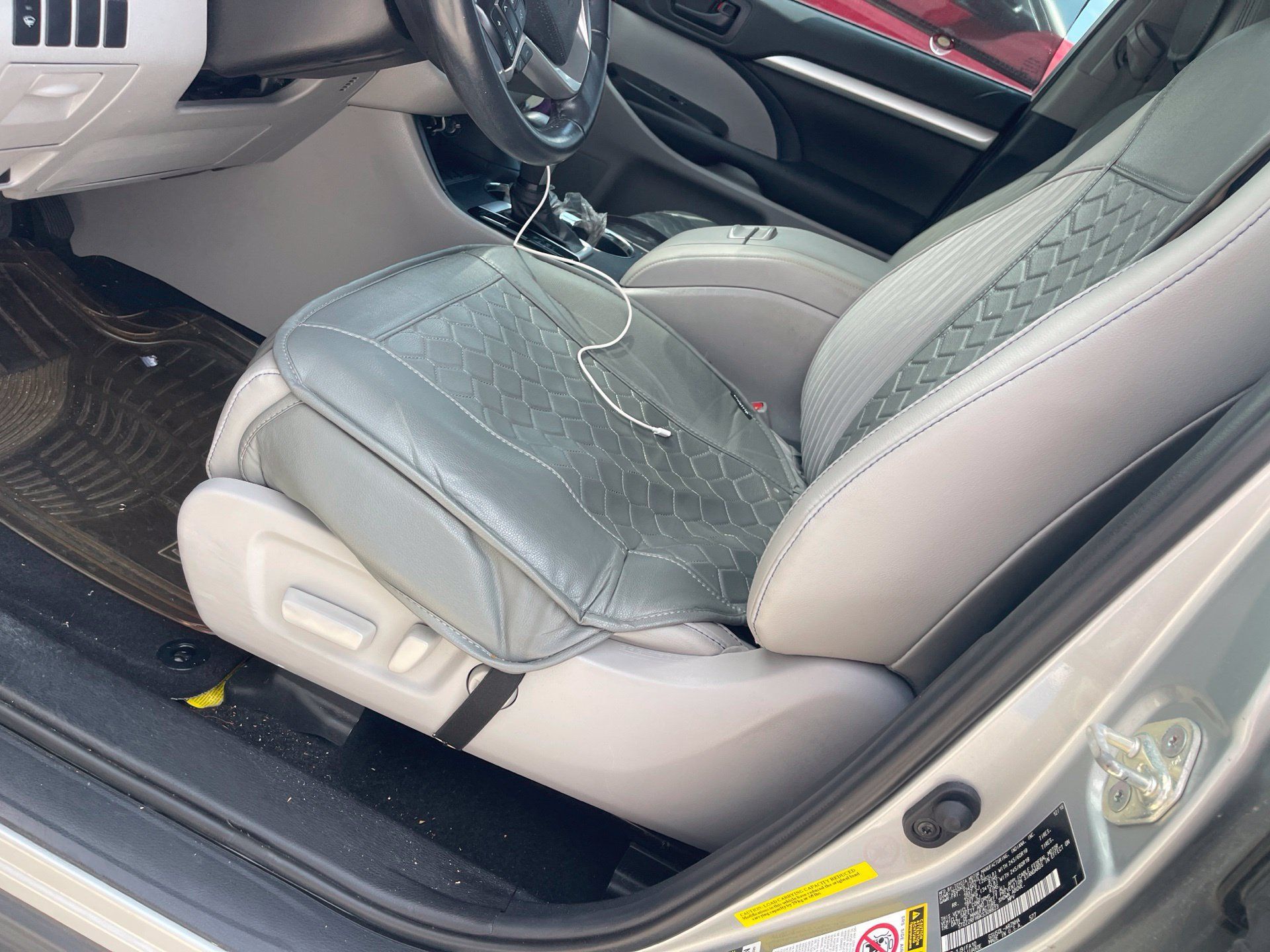 Used 2019 Toyota Highlander Plus FWD image 11
