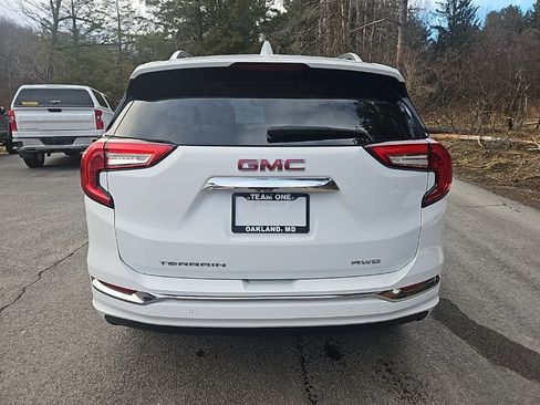 Used 2023 GMC Terrain Denali image 4