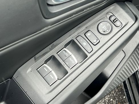 Used 2025 Honda Accord EX-L image 9