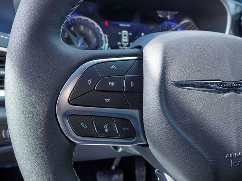 New 2026 Chrysler Pacifica Select image 24