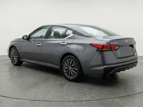 Used 2025 Nissan Altima 2.5 SV image 6