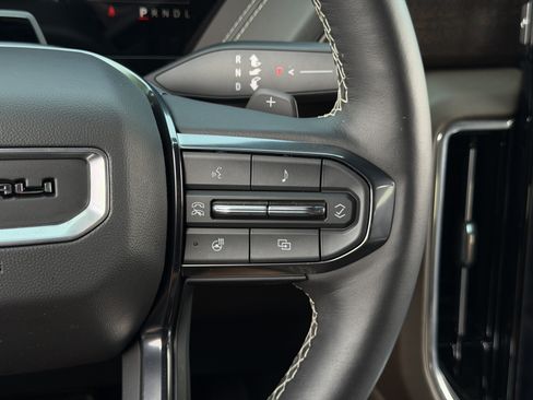 Used 2025 GMC Yukon Denali Ultimate AWD/4WD image 19