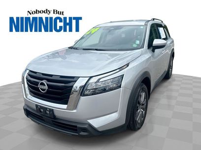 Used 2024 Nissan Pathfinder SV