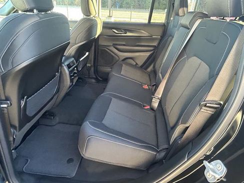 New 2025 Jeep Grand Cherokee Laredo image 24