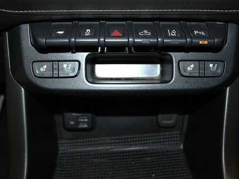Used 2019 GMC Canyon Denali AWD/4WD image 23