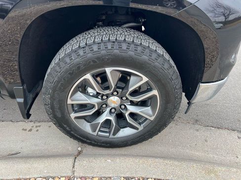 Used 2025 Chevrolet Silverado 1500 LT image 12