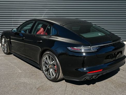 Certified 2023 Porsche Panamera GTS image 3