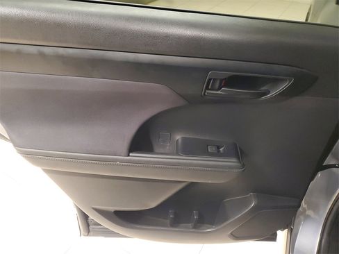Certified 2023 Toyota Highlander LE image 14
