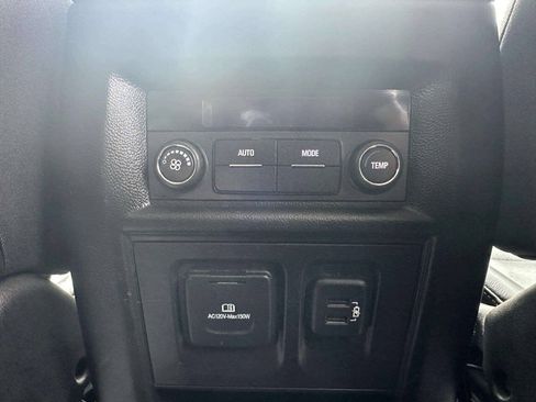 Used 2019 Chevrolet Traverse LT w/ LT Premium Package AWD/4WD image 30