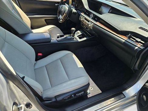 Used 2014 Lexus ES 350 w/ Premium Package FWD image 20