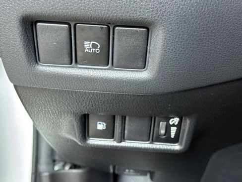 Certified 2021 Toyota C-HR XLE FWD image 33