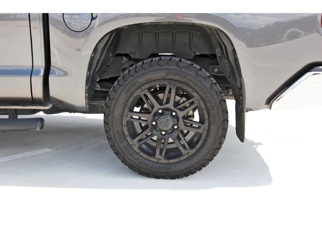 Used 2019 Toyota Tundra SR5 w/ SR5 Upgrade Package AWD/4WD image 34