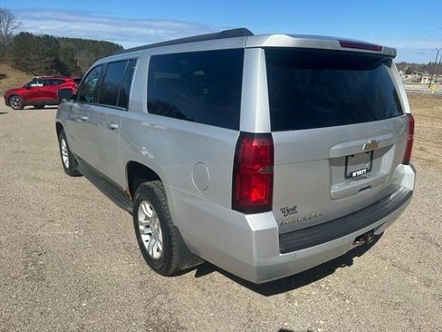 Used 2015 Chevrolet Suburban LT image 6
