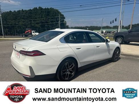 Used 2026 BMW 530i RWD image 3