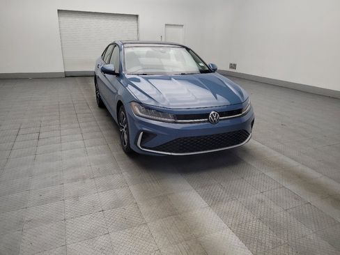 Used 2025 Volkswagen Jetta SE image 13