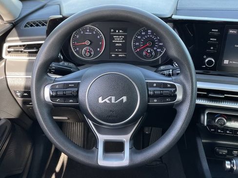 Used 2022 Kia K5 LXS FWD image 11