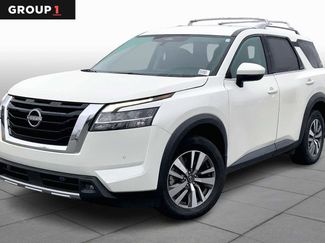 Used 2023 Nissan Pathfinder SL video 1