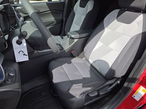 New 2026 Chevrolet Trax LS w/ LS Convenience Package FWD image 30