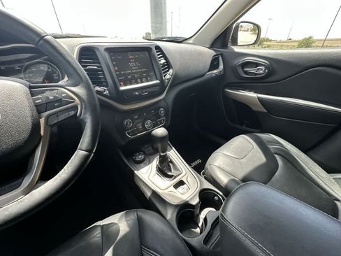 Used 2018 Jeep Cherokee Limited w/ High Altitude Package AWD/4WD image 24
