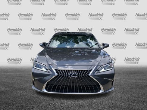 Used 2024 Lexus ES 300h w/ Technology Package FWD image 3