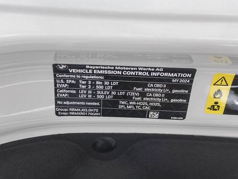 Used 2024 BMW X5 xDrive50e AWD/4WD image 30