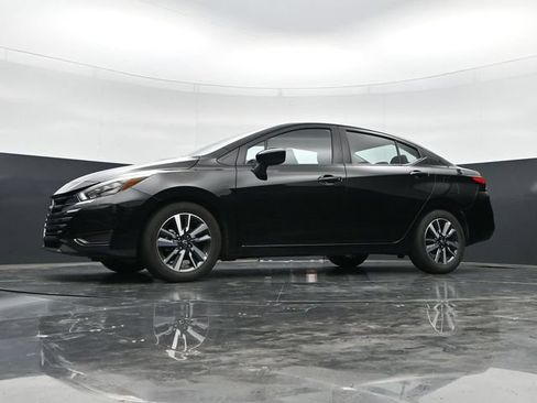 Used 2025 Nissan Versa SV FWD image 41