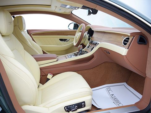 Used 2024 Bentley Continental GT V8 image 28