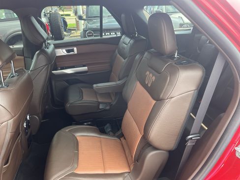 Used 2021 Ford Explorer King Ranch w/ Premium Technology Package AWD/4WD image 27