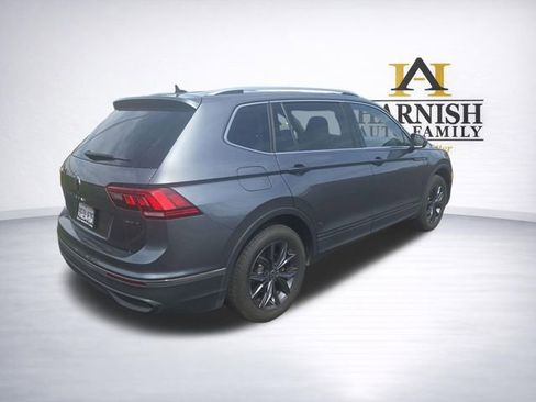 Certified 2023 Volkswagen Tiguan SE w/ Panoramic Sunroof Package AWD/4WD image 7