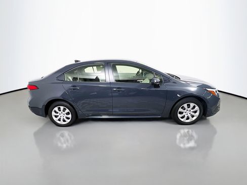 Used 2025 Toyota Corolla LE image 3
