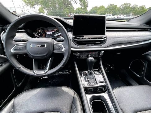 Used 2024 Jeep Compass Latitude AWD/4WD image 13