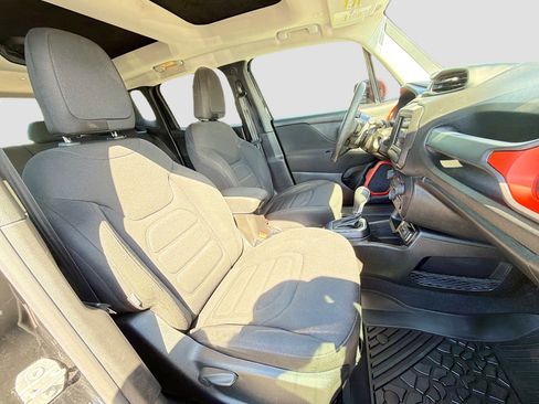 Used 2020 Jeep Renegade Latitude image 14