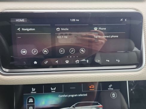 Used 2019 Land Rover Range Rover Velar R-Dynamic SE AWD/4WD image 16