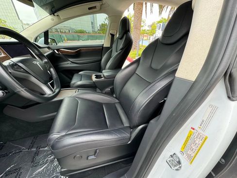 Used 2020 Tesla Model X Long Range AWD/4WD image 7