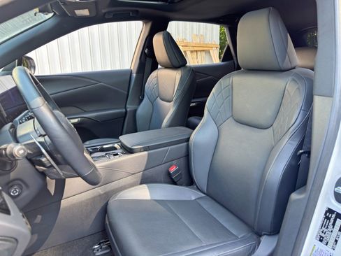 Used 2023 Lexus RX 350h w/ Cold Area Package AWD/4WD image 40
