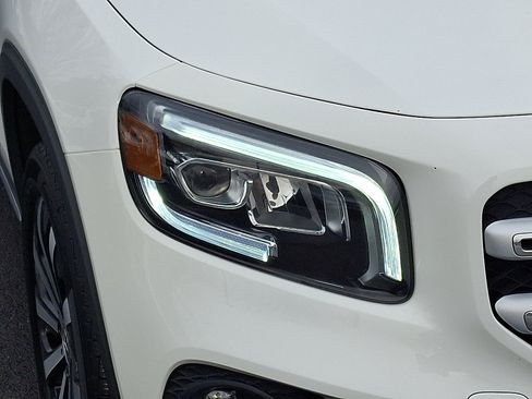 Certified 2022 Mercedes-Benz GLB 250 4MATIC image 9