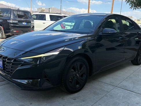 Used 2023 Hyundai Elantra SEL FWD image 13