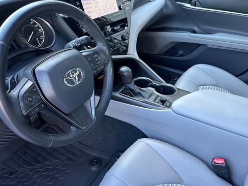 Used 2023 Toyota Camry SE image 11