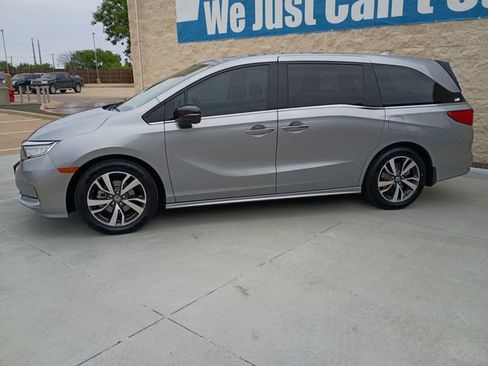 Used 2023 Honda Odyssey Touring image 5