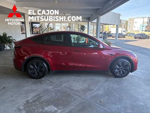 Used 2024 Tesla Model Y Long Range image 2