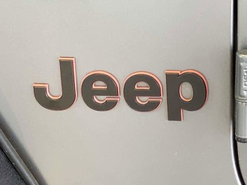 Used 2018 Jeep Wrangler Unlimited Sport S AWD/4WD image 10