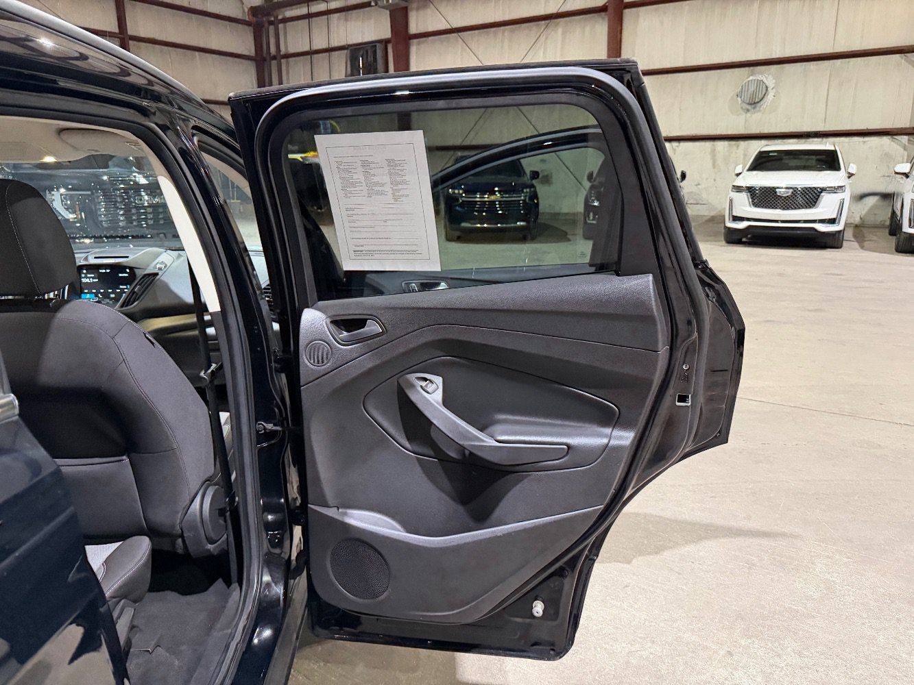Used 2017 Ford Escape SE w/ Equipment Group 201A FWD image 20