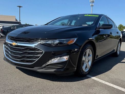 Used 2024 Chevrolet Malibu LT FWD image 3