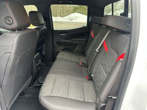 Used 2023 Chevrolet Colorado Z71 w/ Z71 Convenience Package 2 image 15